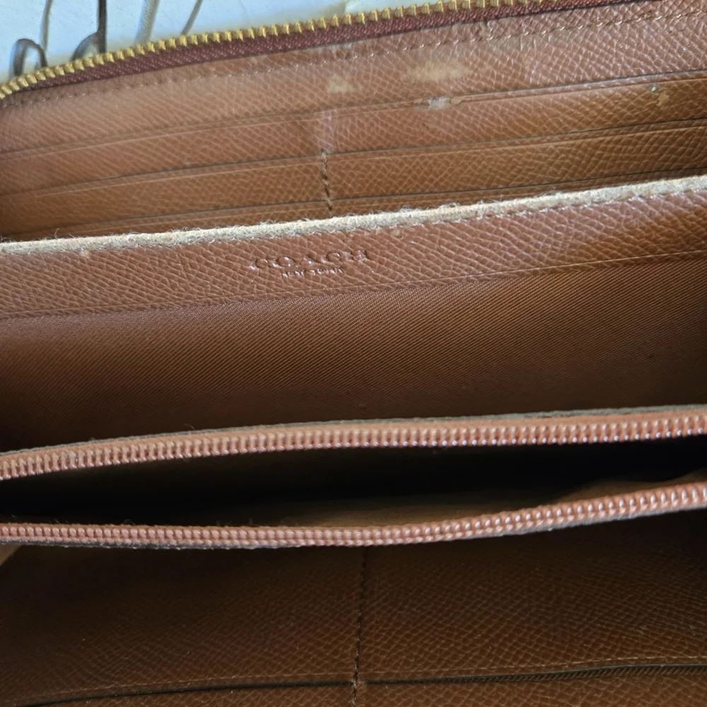 Coach Wallet - Picture 7 of 11